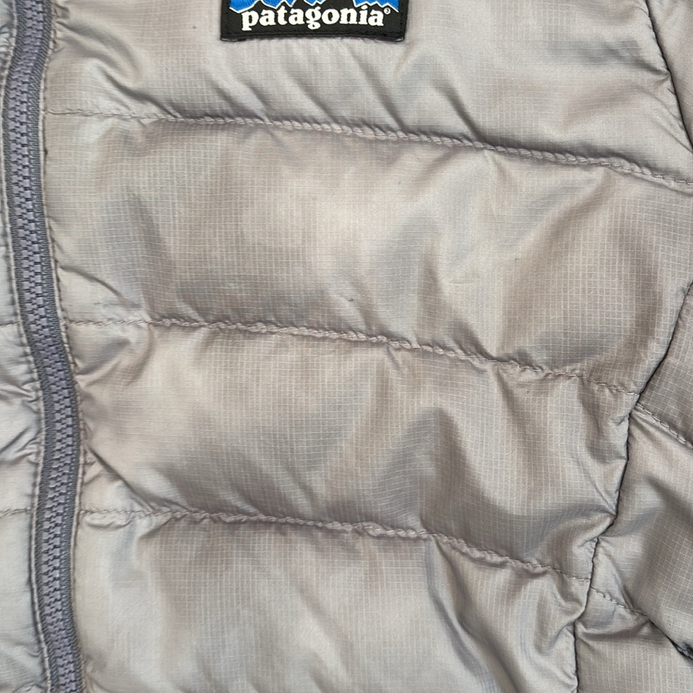 Girl's Patagonia Down Sweater in Smokey Violet, Size L(12) - Picture 10 of 12